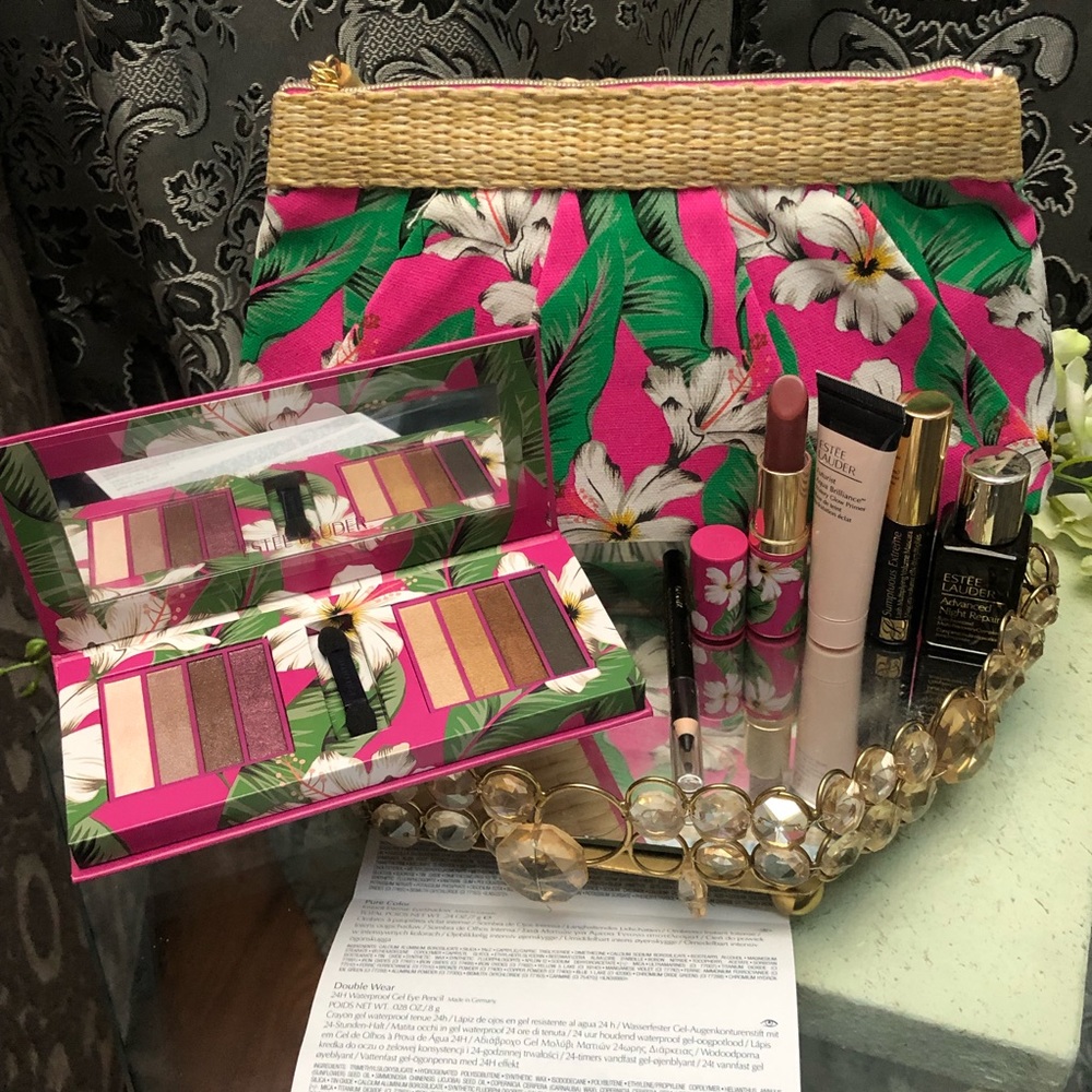 Estee Lauder - Picture 3 of 8